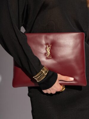 [생로랑] 램스킨 소재의 calypso 스몰 클러치백 765025