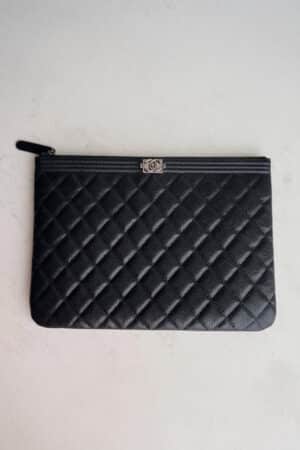 [샤넬] 보이 미디엄 클러치 A84406