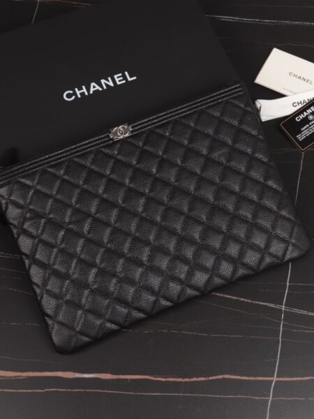 [샤넬] 보이 라지 클러치 A84407