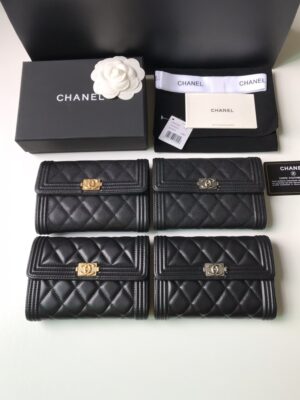 [샤넬] 캐비어 보이 플랩 중지갑 A84302 (4 Colors)