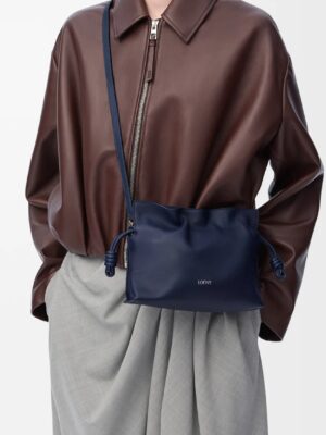 [로에베] 미니 플라멩코 클러치 나파 카프스킨 아비스 블루 A411FC2X73