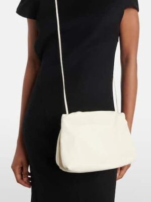 [더 로우] 부어스 가죽 클러치 백 화이트 W1280L97IVPD