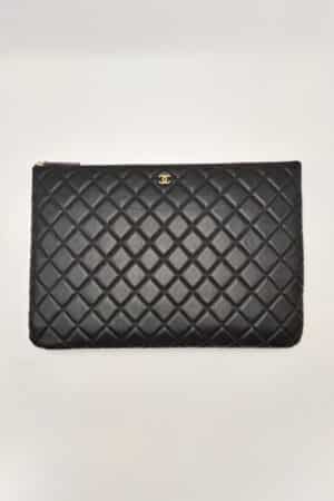 [샤넬] 클래식 클러치 라지 램스킨 블랙 금장 A82552