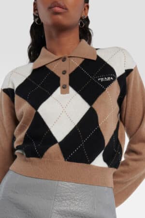 [프라다] 브라운 아가일 캐시미어 폴로 스웨터 P24Z1V