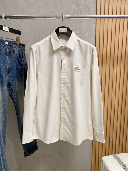 [프라다] 로고 패치 셔츠 (3 COLORS)