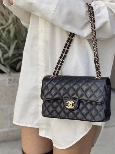 [베트남 출고] 샤넬 클래식백(스몰) 블랙 캐비어 금장 A01113