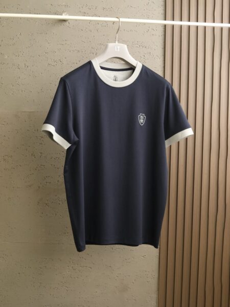 [브루넬로 쿠치넬리] 자수 로고 티셔츠 (2 COLORS)