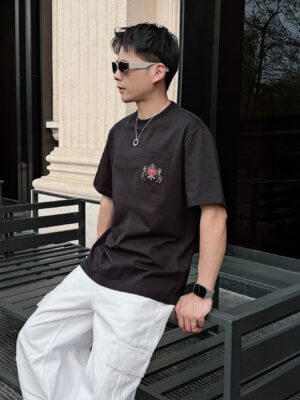 [루이비통] LV 도그 자수 티셔츠 (2 COLORS)