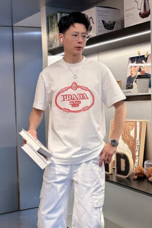 [프라다] 밀라노 로고 티셔츠 (2 COLORS)