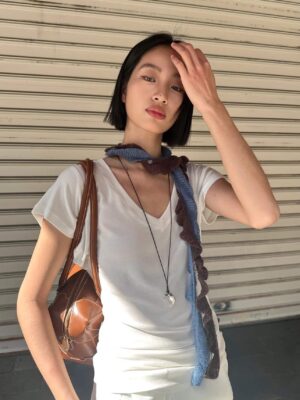 [더 로우] 브이넥 티셔츠 (2 COLORS)