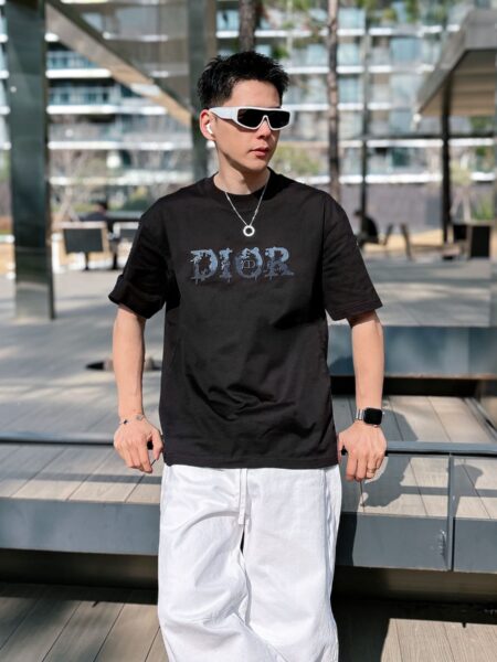 [디올] 자수 반팔 티셔츠 (2 COLORS)