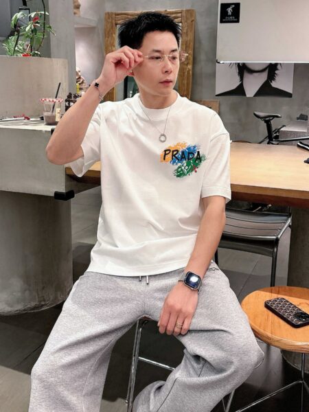 [프라다] 프린트 반팔 티셔츠 (2 COLORS)