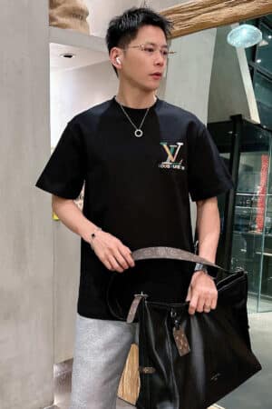 [루이비통] 자수 반팔 티셔츠 (2 COLORS)
