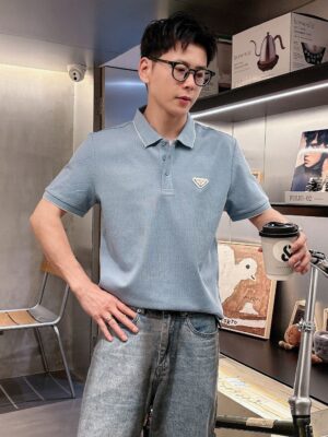 [프라다] 로고 패치 디테일 폴로 셔츠 (3 COLORS)