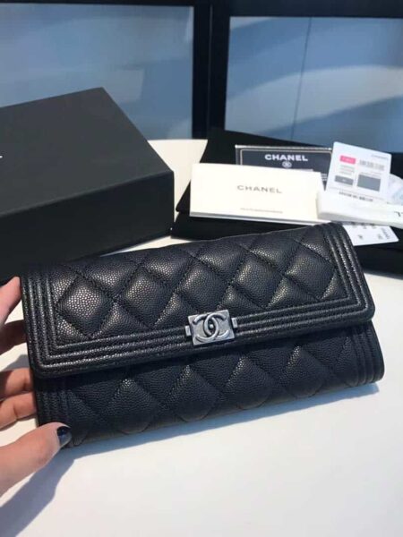 [샤넬] 보이 장지갑(캐비어 빈티지은장) 80283