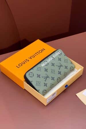 [루이비통] 지피 버티컬 월릿