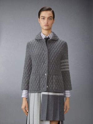 [톰브라운] 퀼티드 니트 자카드 메리노 울 4-바 워크 자켓/ 그레이