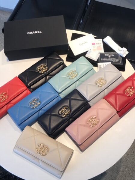 [샤넬] 19 플랩 지갑 AP0953