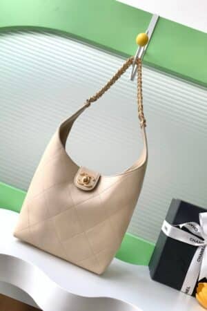 [샤넬] 스몰 호보 핸드백 램스킨 베이지 골드 메탈 AS5403