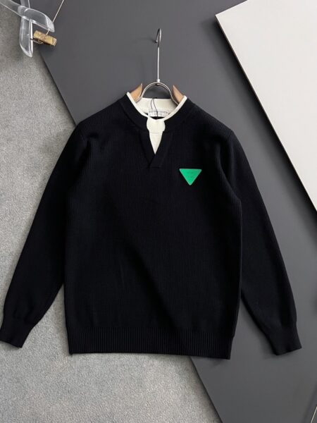 [보테가베네타] 폭스 시어링 브이넥 스웨터 (2 COLORS)