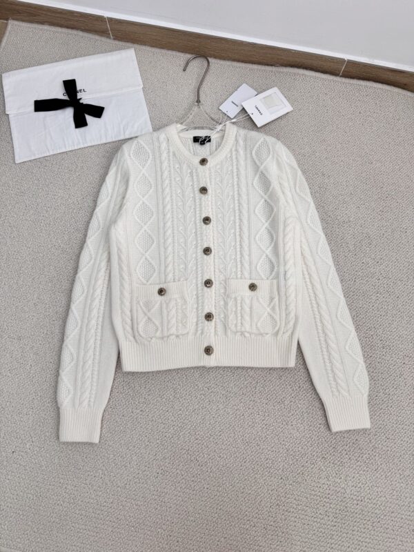 [샤넬] 캐시미어 & 실크 카디건 P79692-K11590-U2662