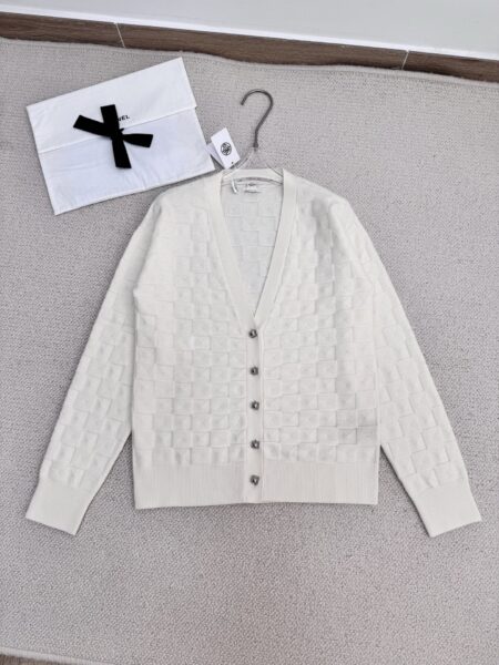 [에르메스] "메도르" 긴팔 가디건 H6E2733DNA334