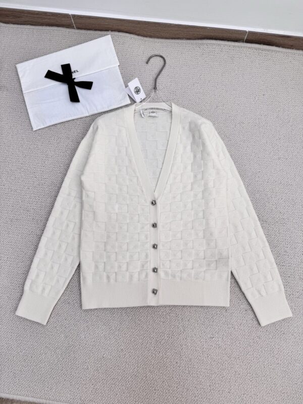 [에르메스] "메도르" 긴팔 가디건 H6E2733DNA334