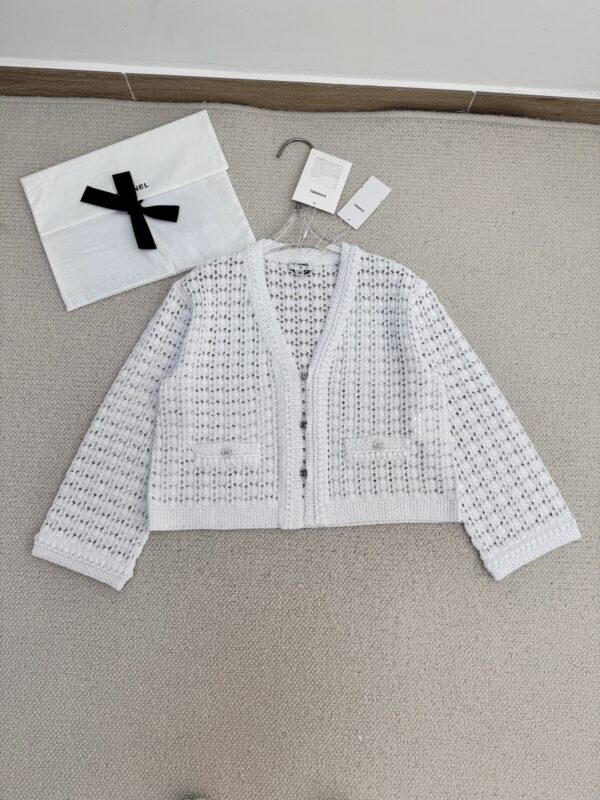 [샤넬] 크로셰 니트 가디건 (2 COLORS)