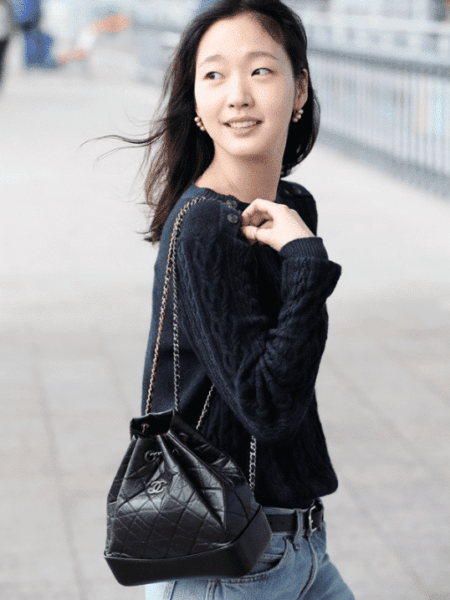 [샤넬] 가브리엘 백팩 스몰 크럼블드 카프스킨 블랙 A94485