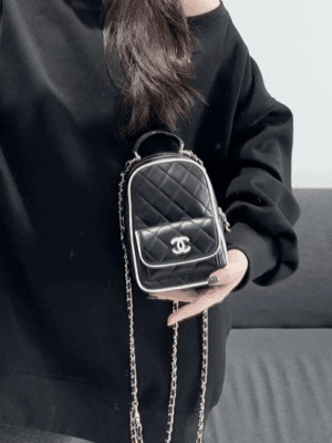 [샤넬] 미니 클래식 시즌 탑핸들 체인 백팩 블랙 AP4514