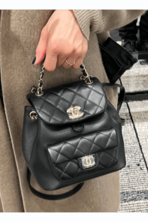 [샤넬] 22A 비지니스 어피니티 백팩 스몰 블랙 램스킨&카프스킨 샴페인골드 메탈  AS3860