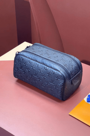 [루이비통] 돕 키트 백 M82576