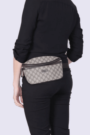 [구찌] GG 수프림 캔버스 레더 슬링백 233269