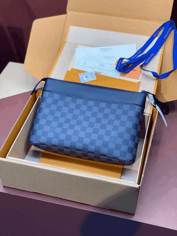 [루이비통] 포쉐트 보야주 수플