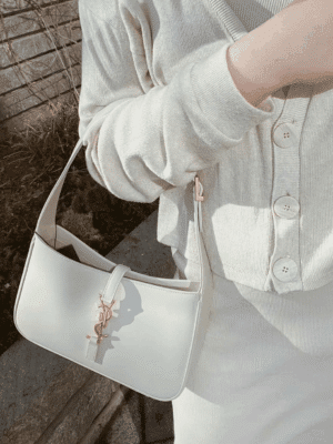 [생로랑] LE 5 A 7 호보백 화이트 6572282