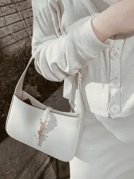 [생로랑] LE 5 A 7 호보백 화이트 6572282
