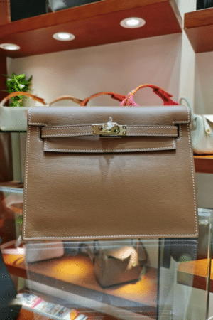 [에르메스] 켈리 Danse 22cm Evercolor/ Chai - Gold