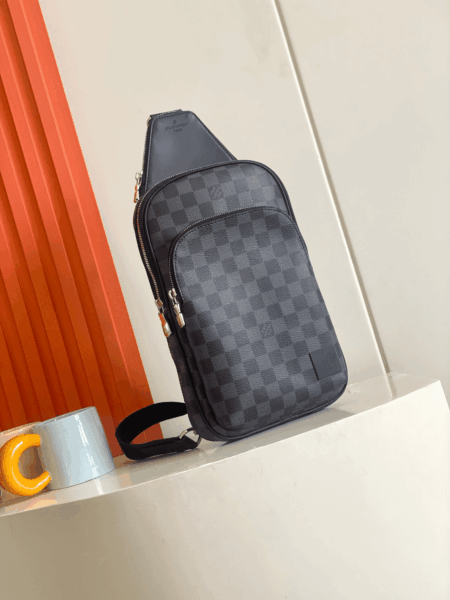 [루이비통] 에비뉴 슬링백 N45302