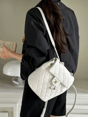 [샤넬] 어반 스피릿 스몰 백팩 스몰 화이트 AS4058