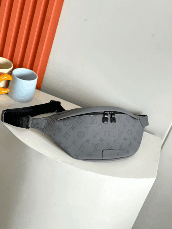 [루이비통] 모노그램 캔버스 디스커버리 범백