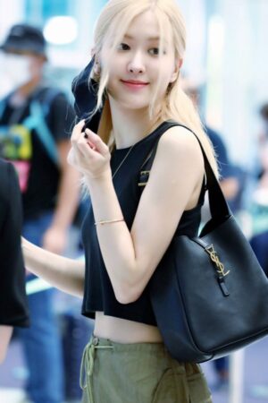 [생로랑] 그레인 가죽 소재 스몰 5 à 7 713938AAAUQ1000