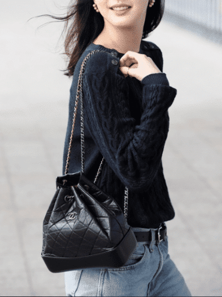 [샤넬] 가브리엘 백팩 스몰 크럼블드 카프스킨 블랙 A94485