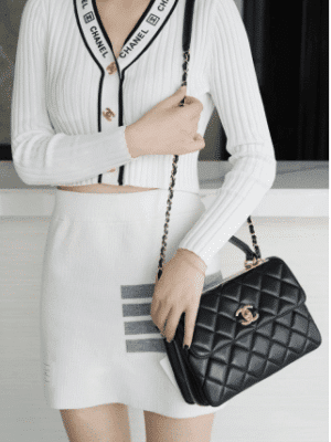 [베트남 출고] 샤넬 핸들 장식의 스몰 플랩백 A92236