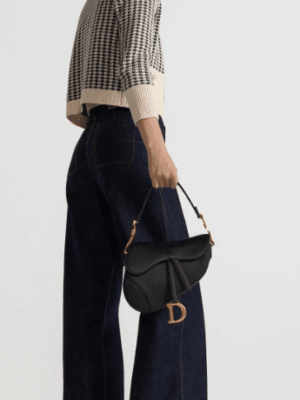 [디올] 새들 스트랩백 M0455CBAA