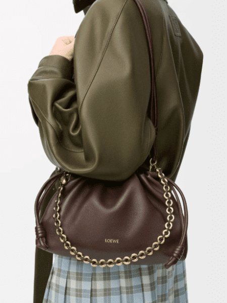 [로에베] 미디움 플라멩코 펄스 나파 램스킨 다크 브라우 A411FCRX75