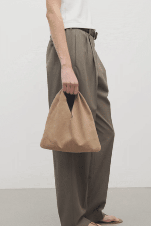 [더 로우] 스몰 빈들 스웨이드 백 베이지 멜란지 W1682L613BEL