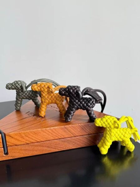 [보테가베네타] 도그 참 807068 (12 COLOR)