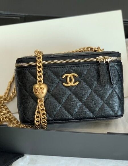 [샤넬] 베니티백 캐비어 블랙 하트볼 체인 금장 AP3204