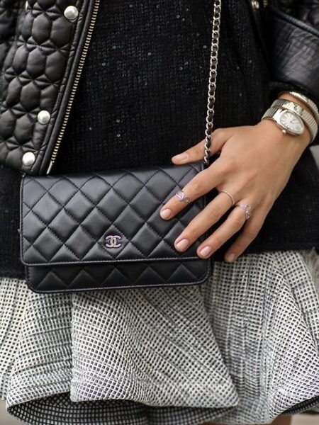 [샤넬] 클래식 WOC 미니 크로스백 블랙 램스킨 은장 AP0250