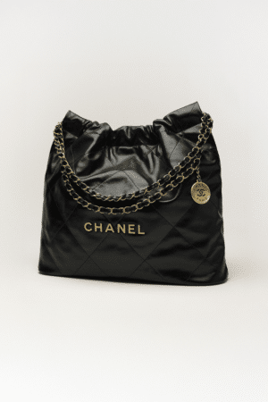 [베트남 출고] 샤넬 22 스몰 핸드백 카프스킨 골드 메탈 블랙  AS3260